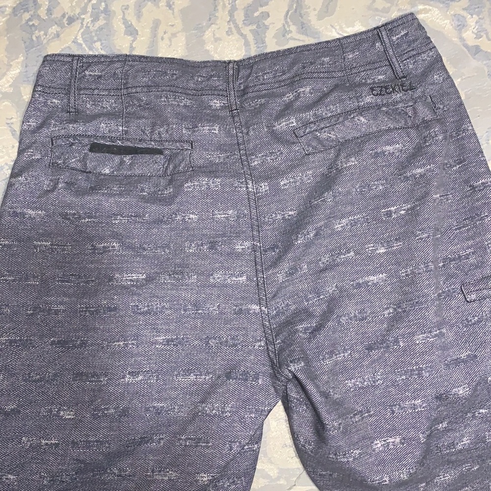 Shorts - Picture 2 of 3
